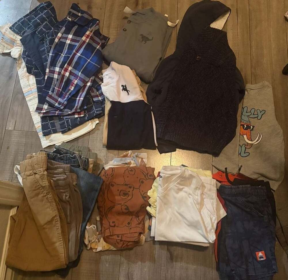28 pieces of Toddler Boys Assorted Clothing Bundle Lot Size 3T-5T